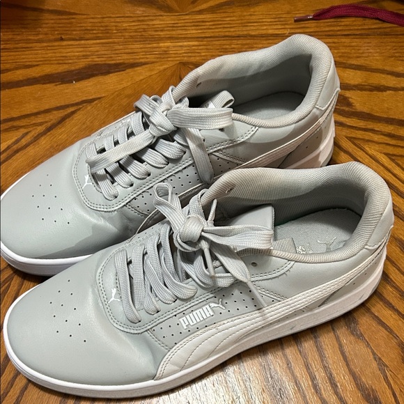 Puma Light Gray Athletic Shoes - Picture 1 of 7